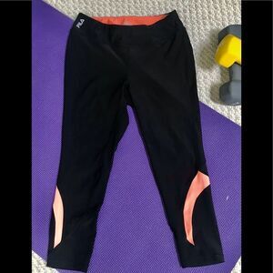 Fila trendy yoga capris